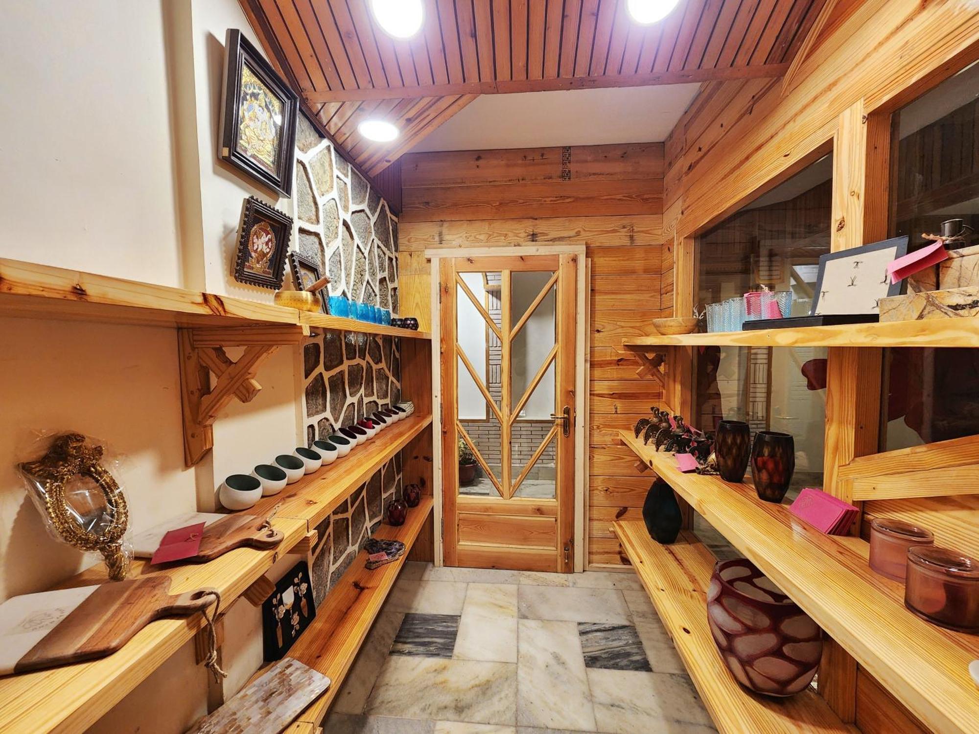Hotel Pineview شيملا المظهر الخارجي الصورة