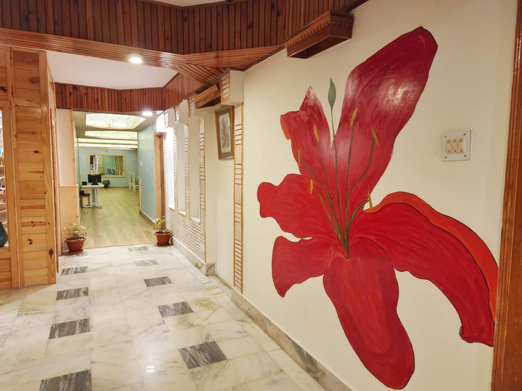 Hotel Pineview شيملا المظهر الخارجي الصورة