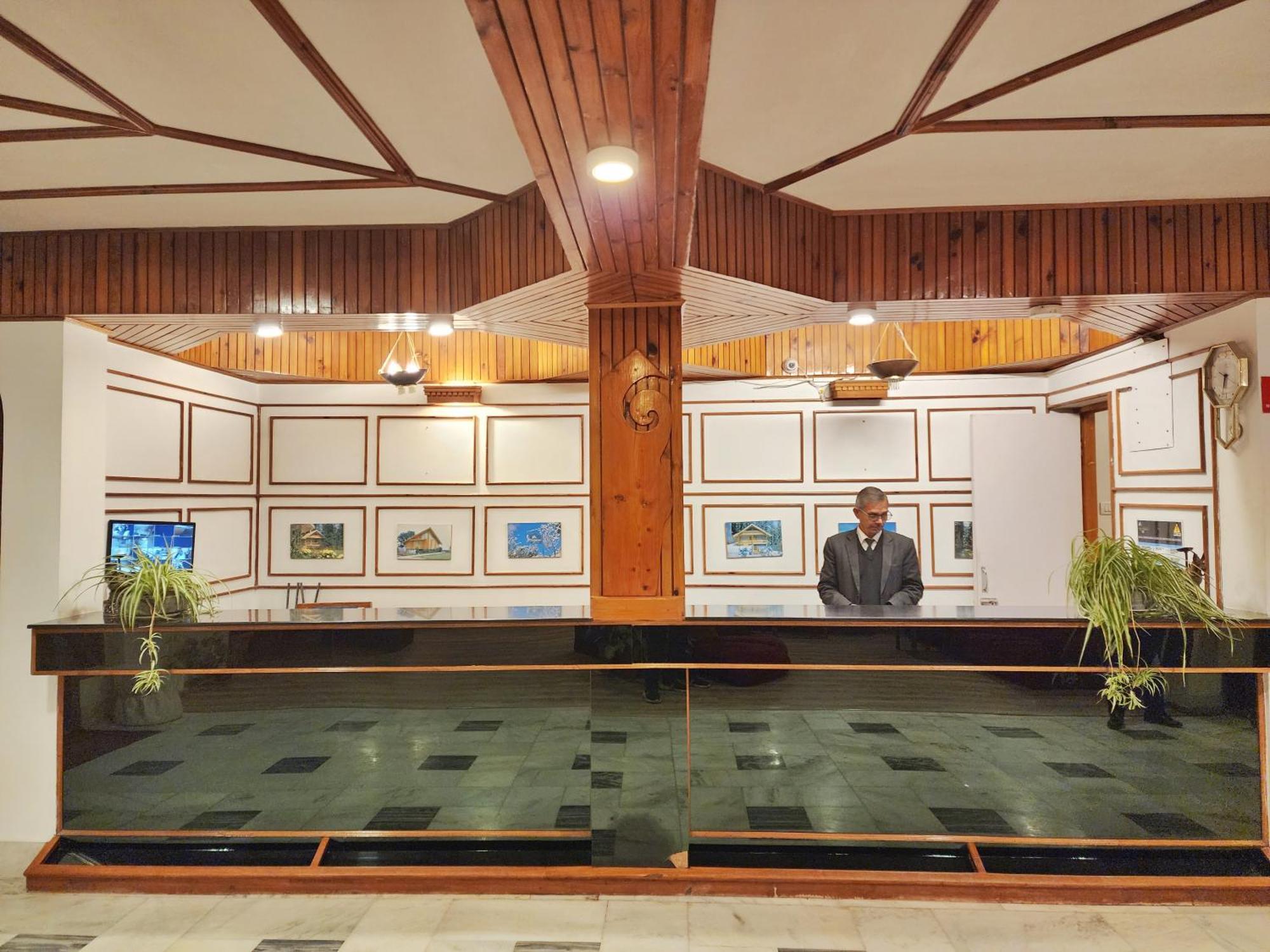 Hotel Pineview شيملا المظهر الخارجي الصورة