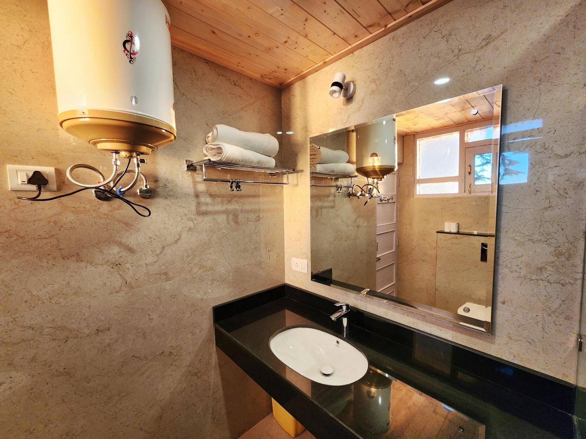 Hotel Pineview شيملا المظهر الخارجي الصورة