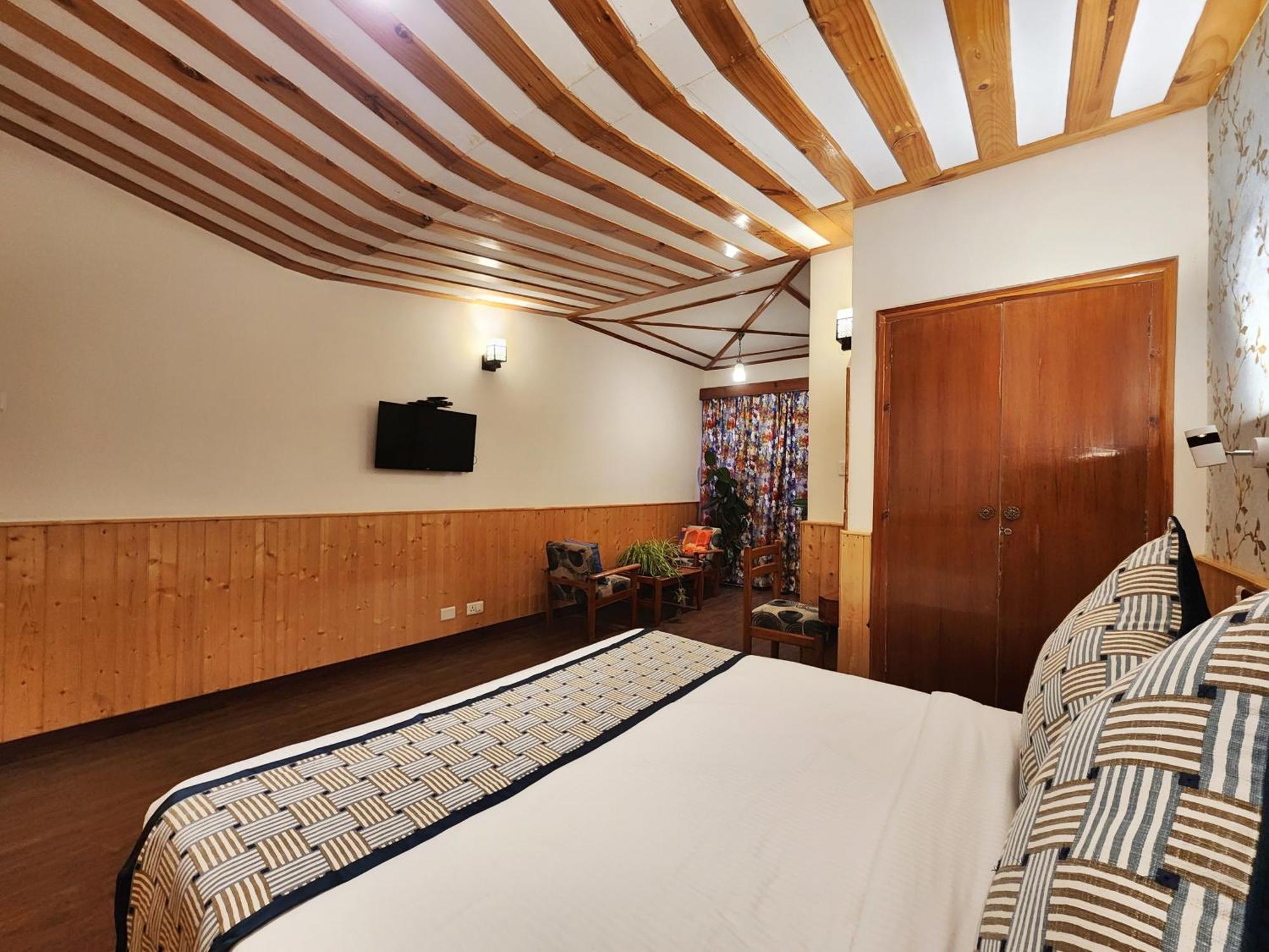 Hotel Pineview شيملا المظهر الخارجي الصورة