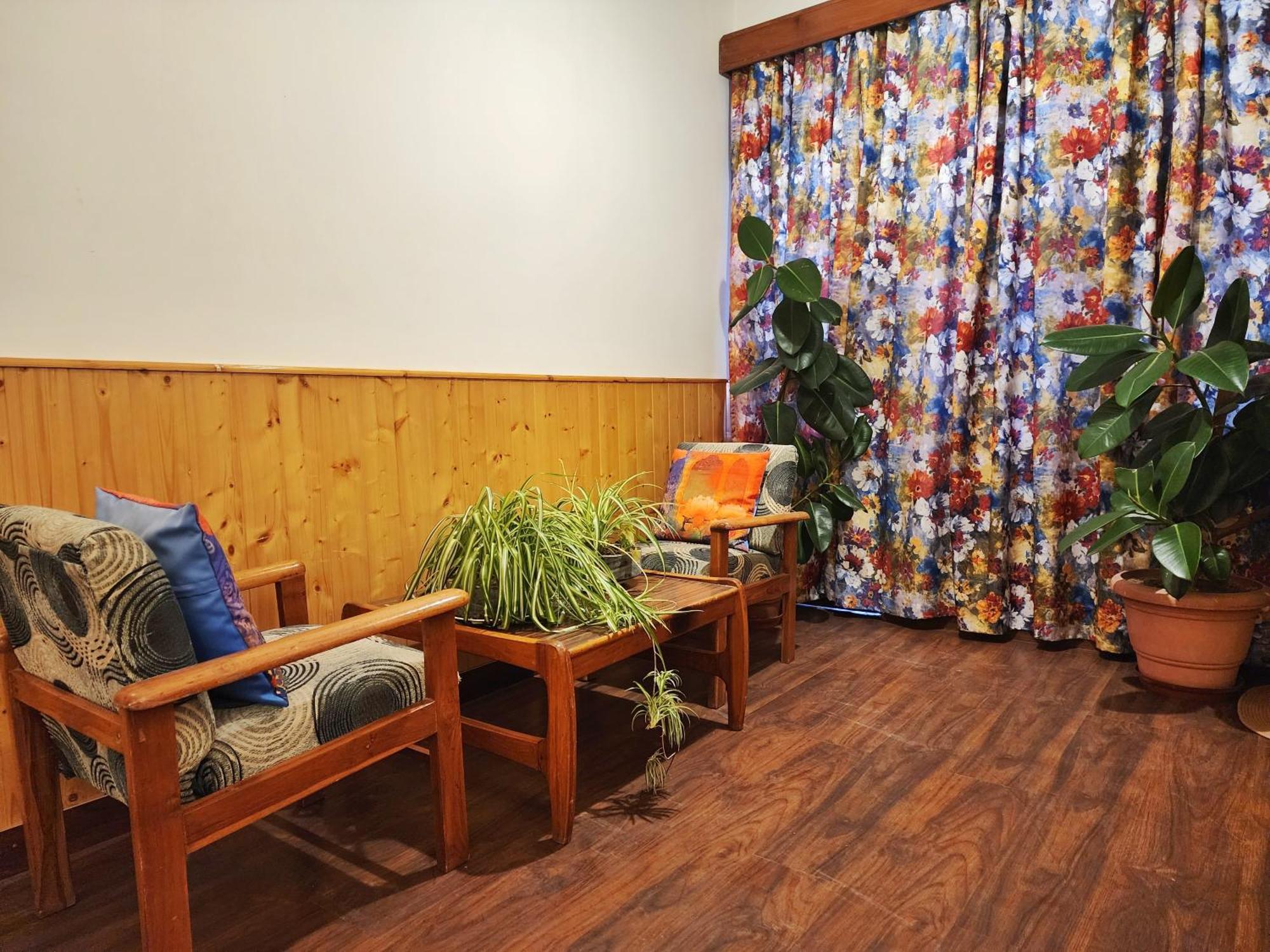 Hotel Pineview شيملا المظهر الخارجي الصورة