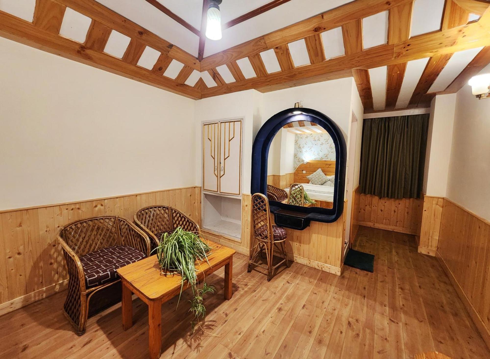 Hotel Pineview شيملا المظهر الخارجي الصورة