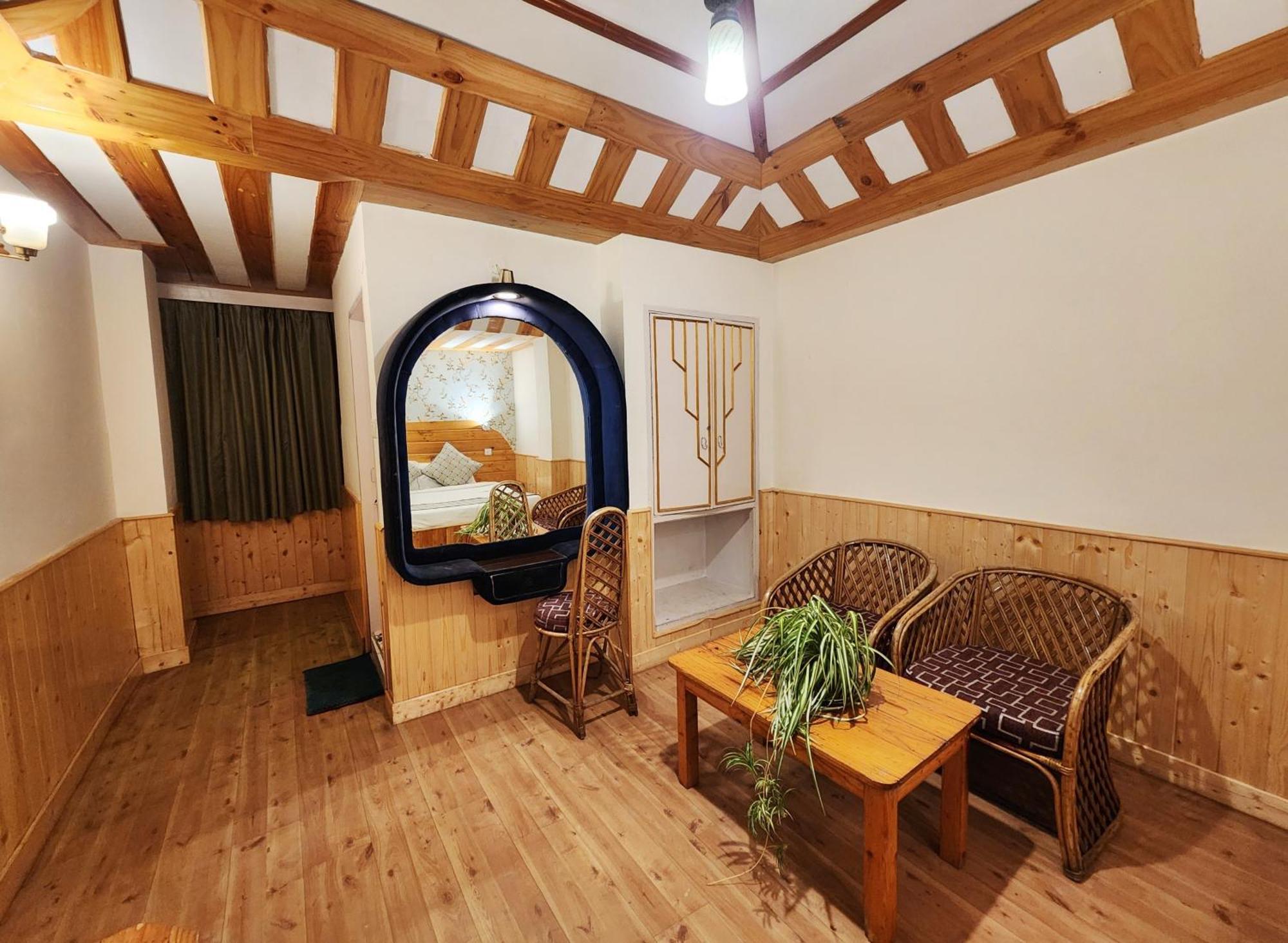 Hotel Pineview شيملا المظهر الخارجي الصورة